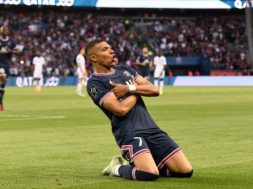 姆巴佩伯納烏貴賓室加冕：首獲歐洲金靴，續(xù)寫皇馬傳奇新篇