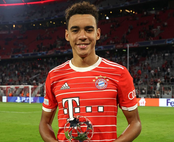 穆西亞拉傷情更新：負(fù)荷反應(yīng)致休戰(zhàn)，后續(xù)上場時間受限